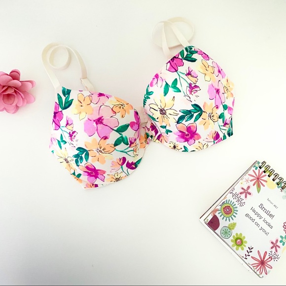 VS PINK • Wear Everywhere Floral T-Shirt Bra - Picture 4 of 8